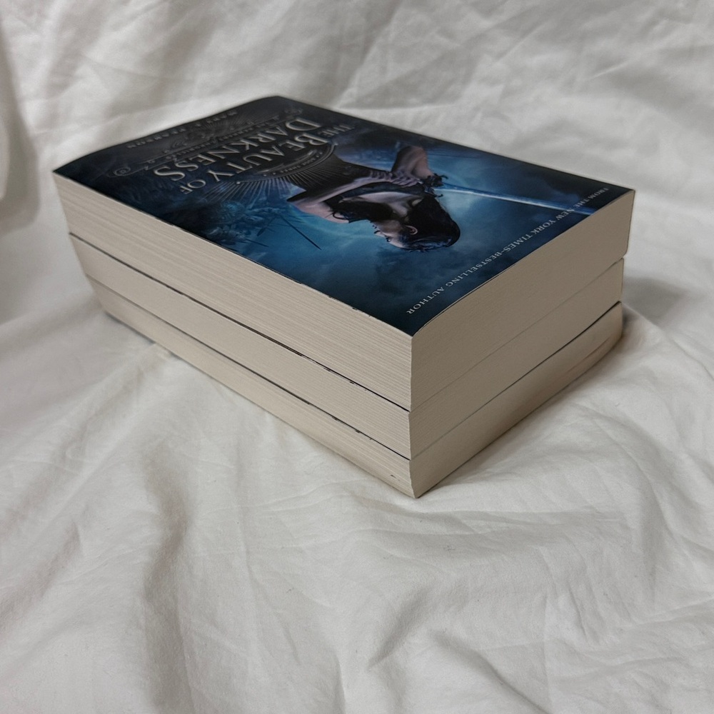 “The Remnant Chronicles” Paperback YA Fantasy Boxed Book Set by Mary E. Pearson - Picture 6 of 14
